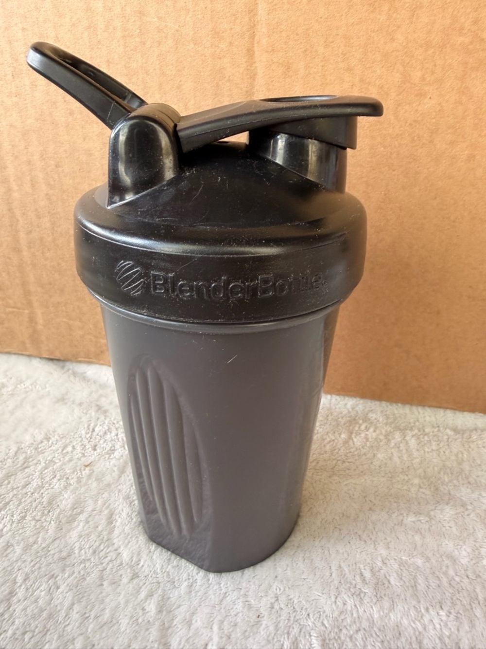 BlenderBottle Classic Shaker Cup in Black - NEW Never Used 20oz